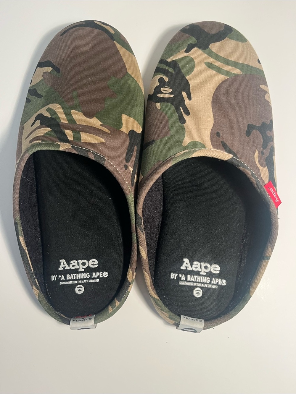 Aape BY • A BATHING APE • Slippers size 43 🖤💚🖤💚🖤